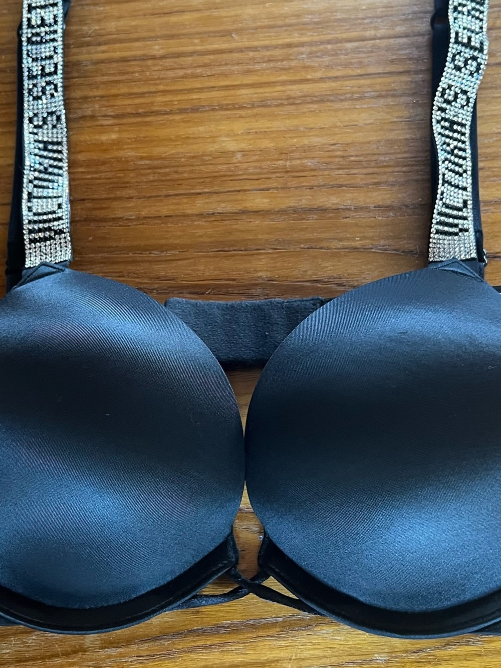 Victoria’s Secret Swarovski Bombshell Bra limited edition